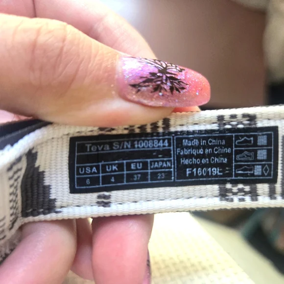 Teva Flatforms - Picture 3 of 3